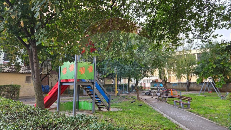 GARSONIERA  decomandata, cu priveliste  - DE VANZARE- BV/  str Traian!