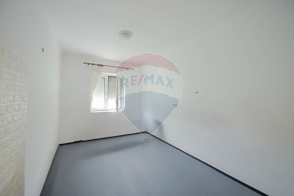 Casă de vânzare cu teren 517 mp, strada Izvorului, Oradea