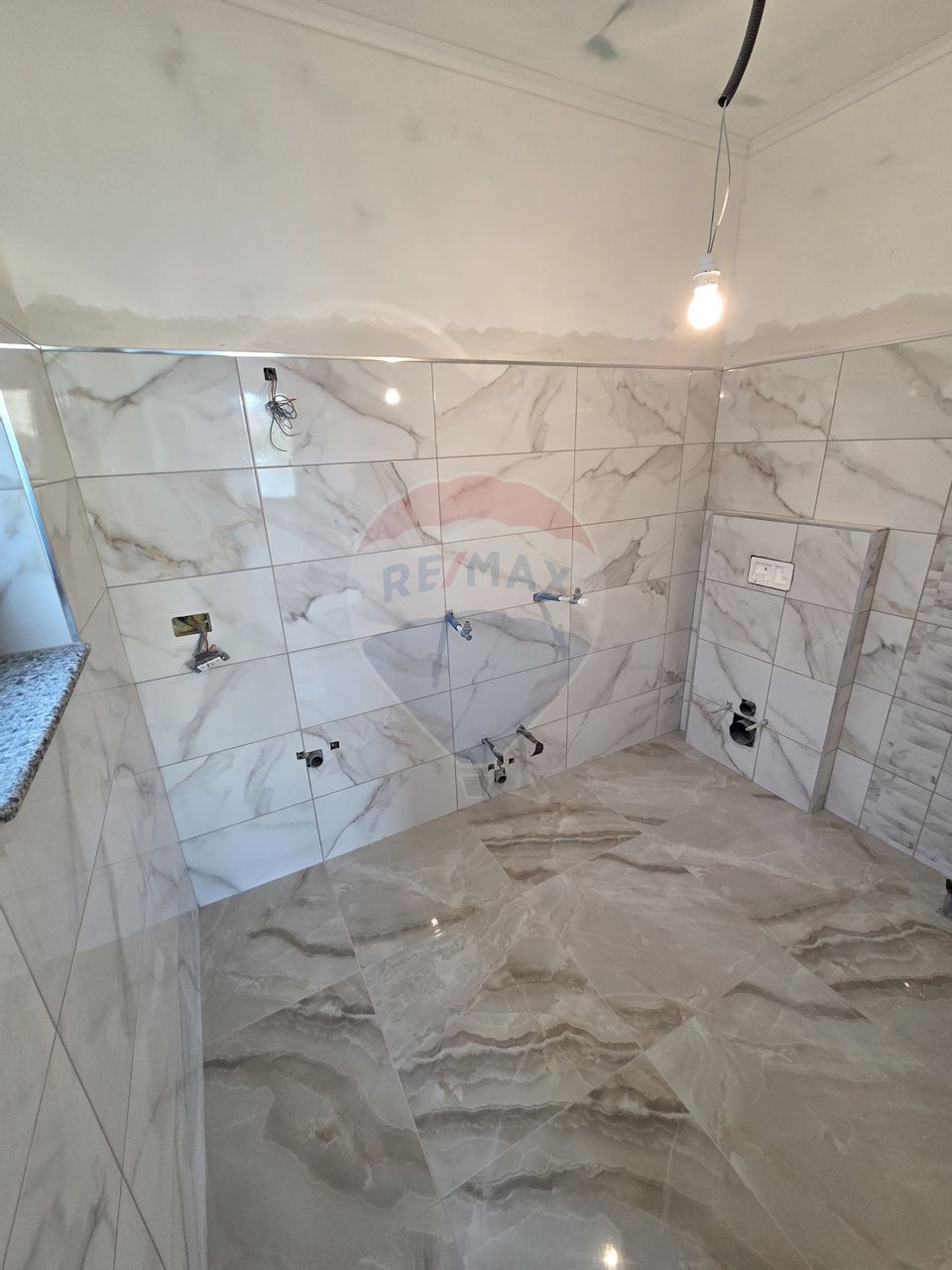 Casa Golesti, Comision 0%