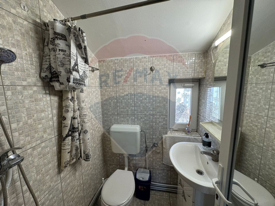 Casă / Vilă cu 5 camere de închiriat în zona Calea Romanului