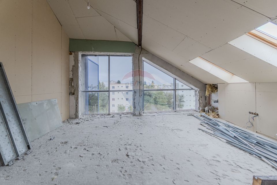 Cladire de 902 mp utili de vânzare, zona Grivitei - DN 13, COMISION 0