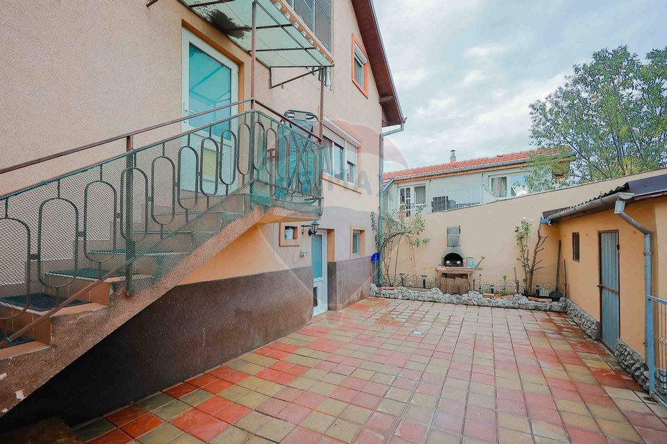 Casă de vânzare în zona Calea Clujului, Str. Tileagdului