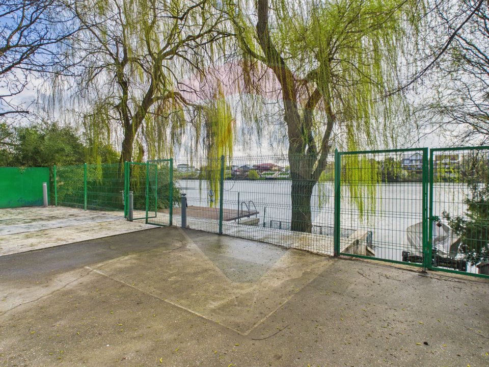 Casa / Vila cu 8 camere de vanzare