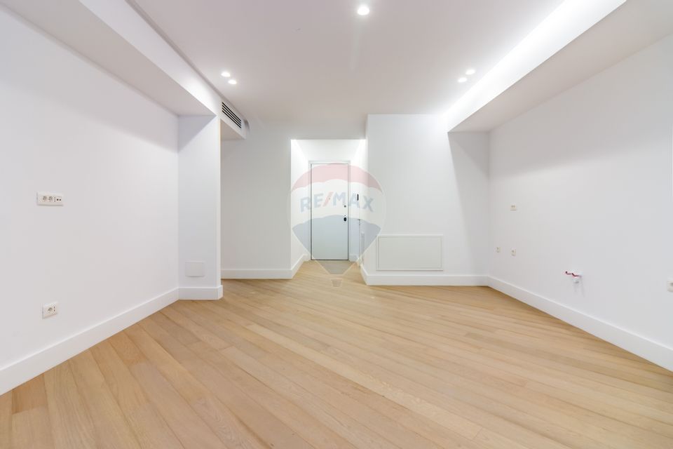 Apartament 3 camere de vânzare – Cortina 126, Bd. Erou Iancu Nicolae