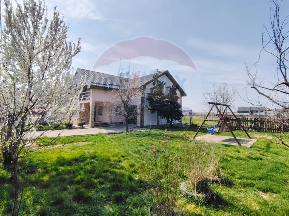 4 room House / Villa for sale