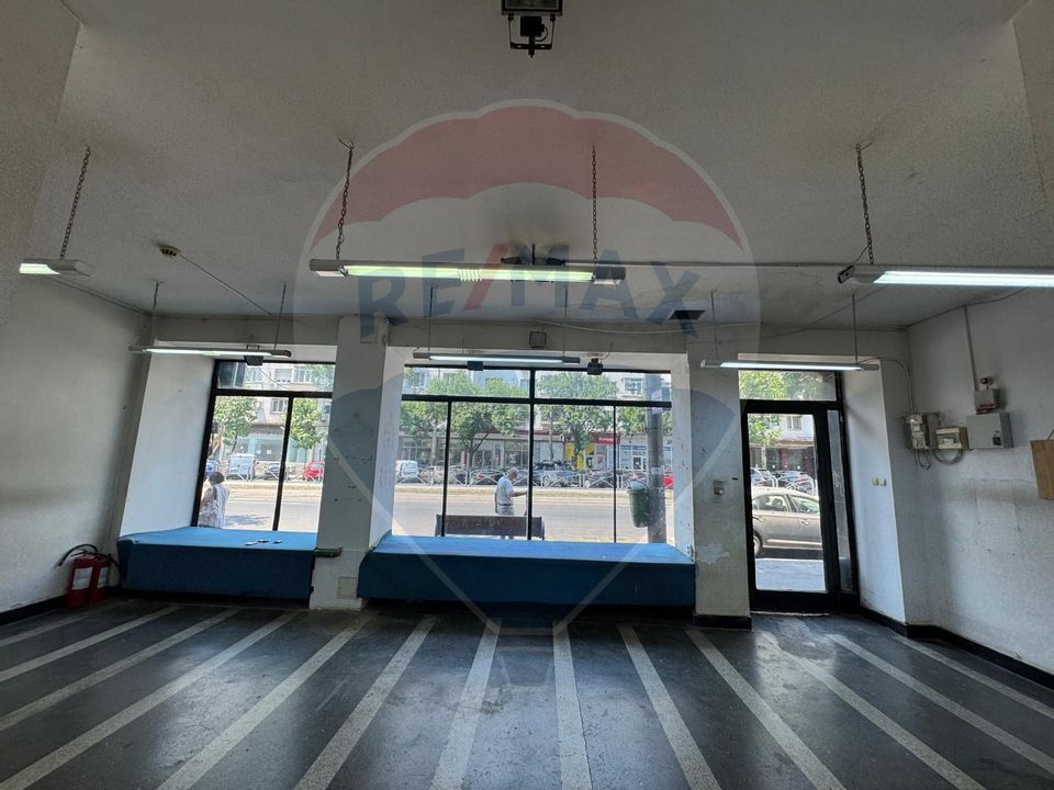 Commercial space for rent / Streetside / North Railway Station / 98sqm