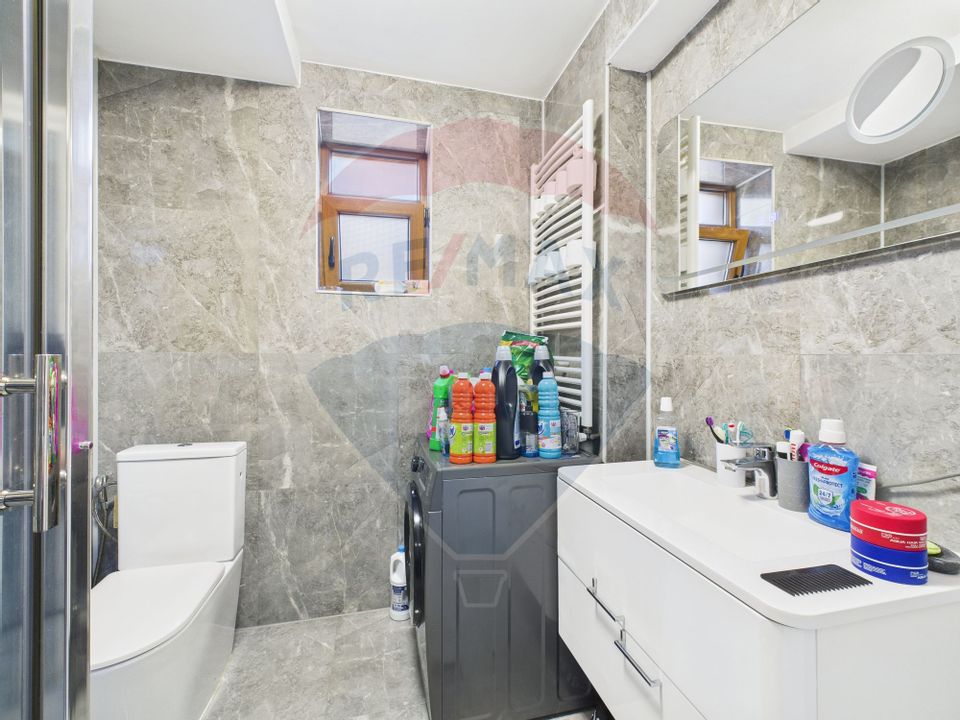 De vanzare| Casa cu piscina, saune si design elegant- Zona Matasari