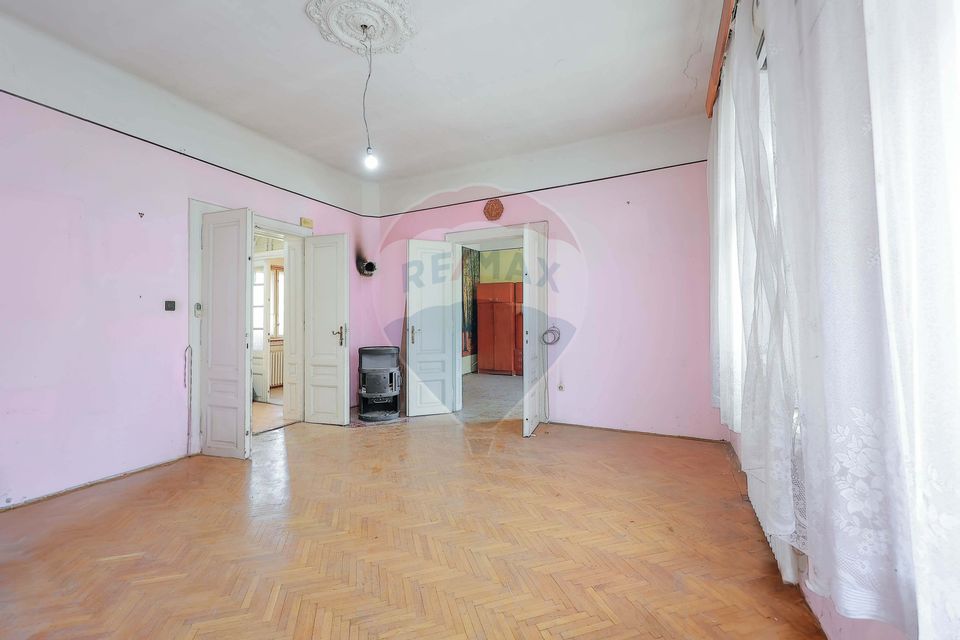 4 room Apartment for sale, Central area