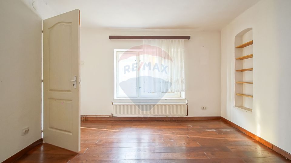 6 room House / Villa for sale