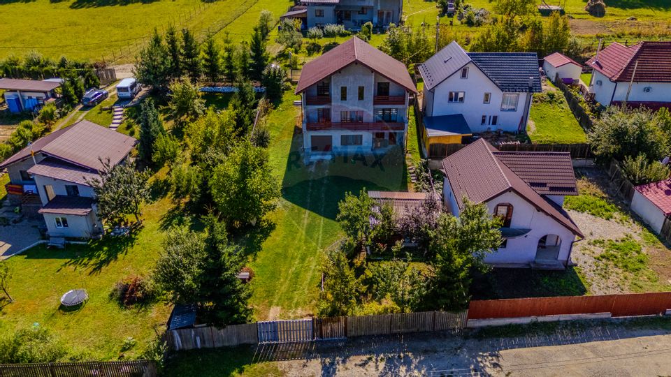 Casa de vanzare 7 camere | CURTE 953 mp | Colonia 1 Mai | COMISION 0 |