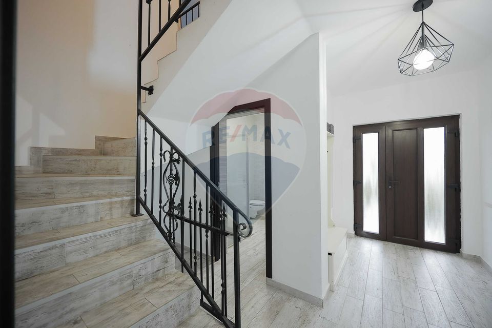 Casă 4 Camere cu Garaj, Construită de Proprietar, Cartier Episcopia