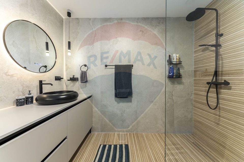 6-room smart villa with rooftop pool – for rent