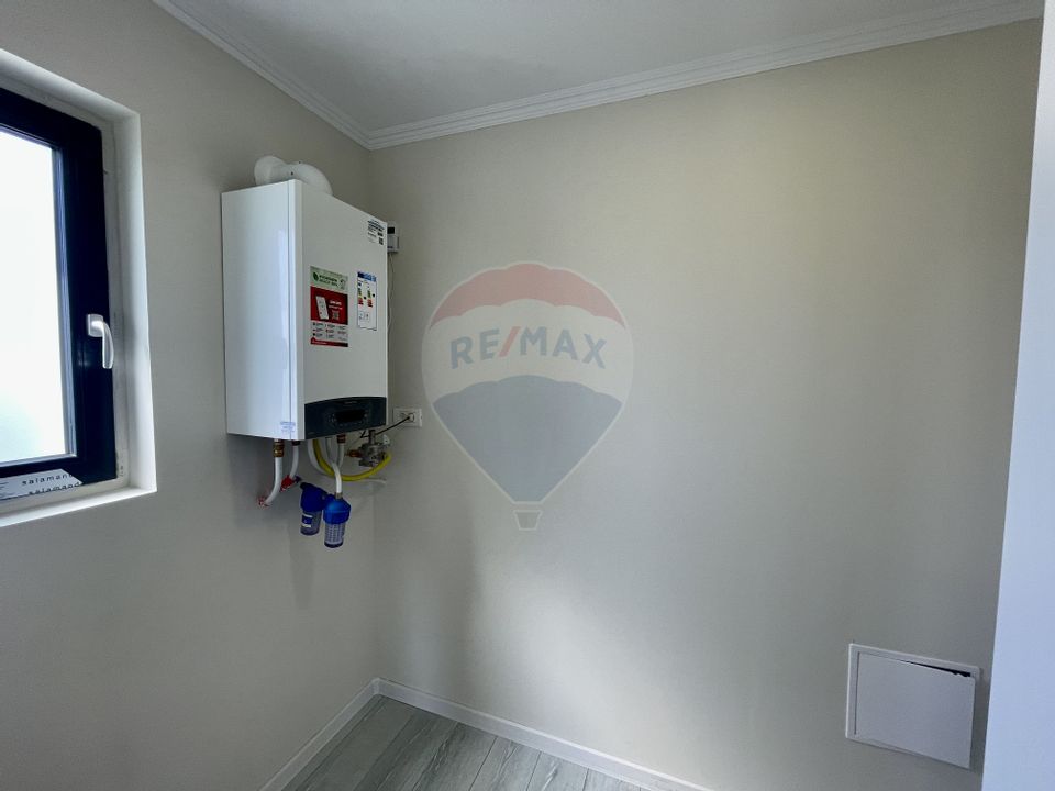 Casă / Vilă cu 3 camere de vânzare în zona Vest