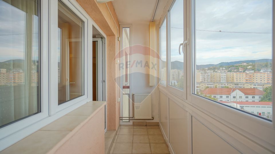 Apartament Cu O Camera, Decomandat, Centrul Civic, Electrica