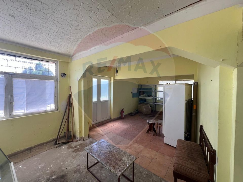 Casă / Vilă cu 5 camere de vânzare