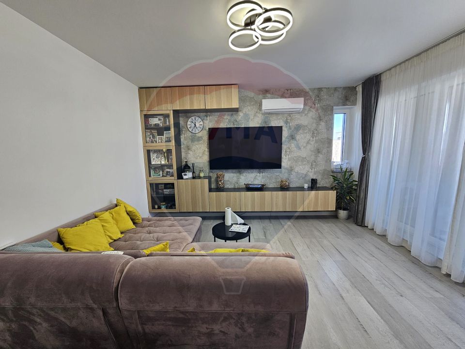 Apartament de vanzare 3 camere Maurer Constanta