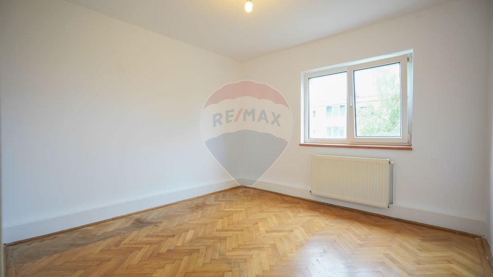 REZERVAT ! Vanzare apartament  4 camere zona Faget