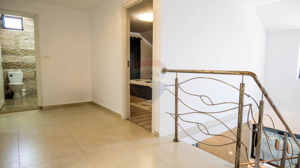 Vanzare vilă cu 4 camere si teren, zona Dobroesti