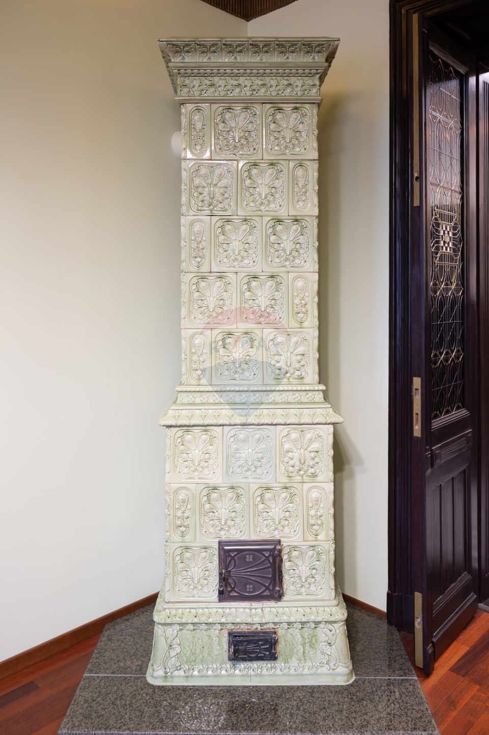 130 sqm Historic Property – Ideal for Living or Office