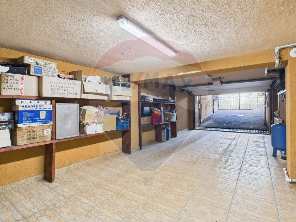 De vanzare| Casa cu piscina, saune si design elegant- Zona Matasari