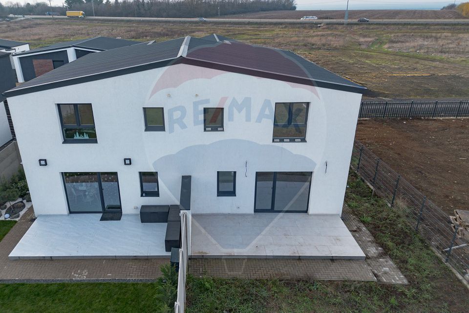 4 room House / Villa for sale