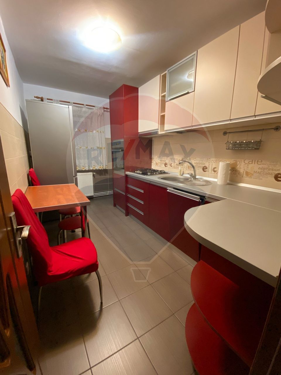 Apartament cu 4 camere de închiriat - 80 mp utili, Tractorul