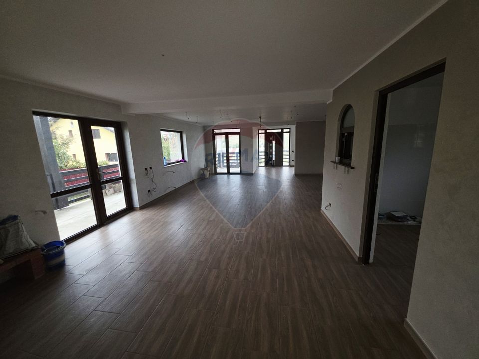 Casa  si  teren zona Balaurul