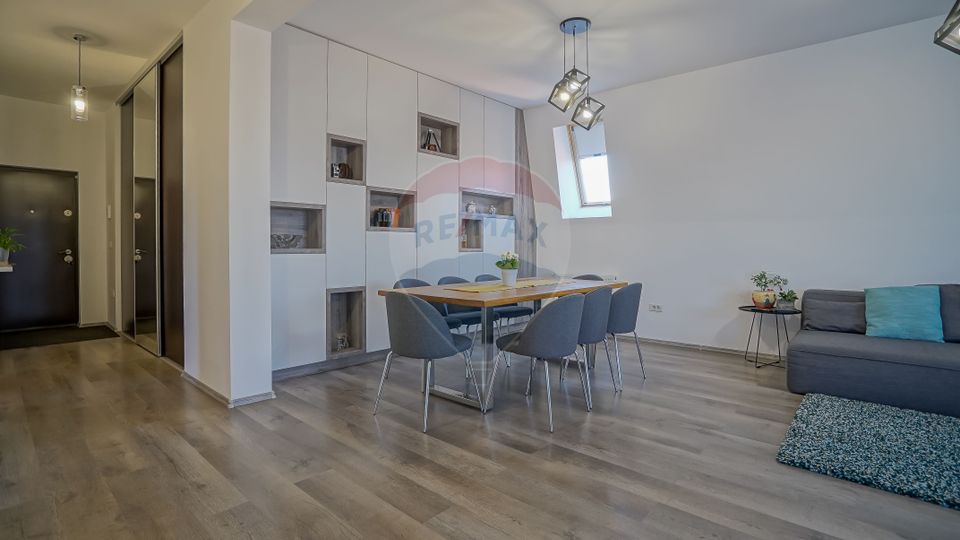 !! VANDUT !!  Apartament spațios, terasă proprie, Tractorul, Brașov