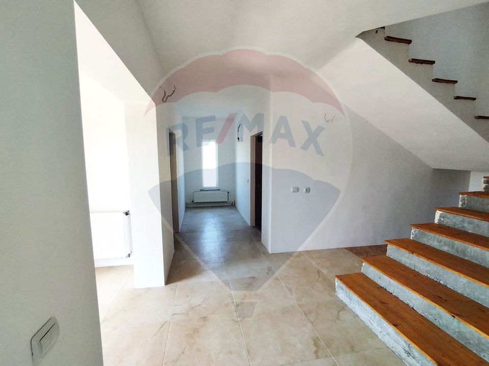 5 room House / Villa for sale