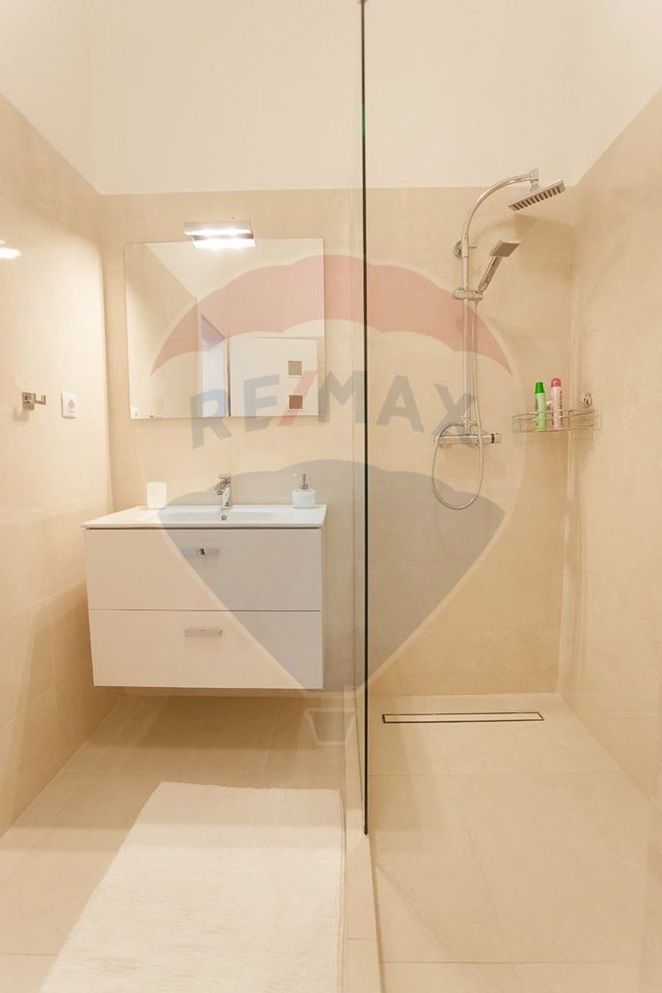 De inchiriat apartament cu 2 camere in bloc nou