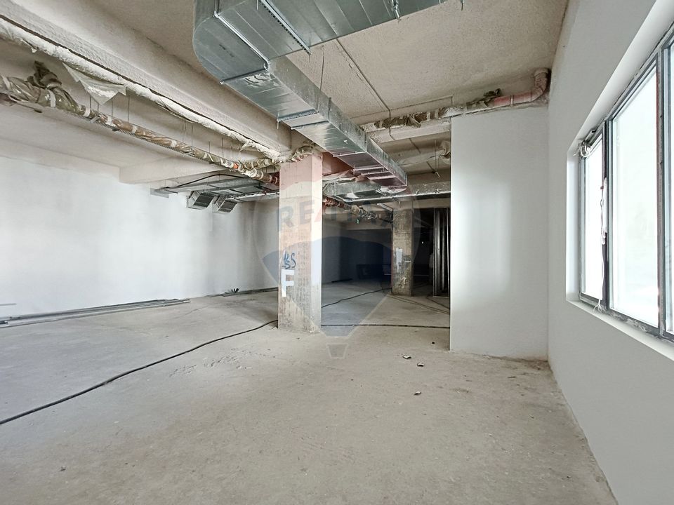 Inchiriere Spațiu Comercial langa Pasarela Metrou Berceni | Open Space