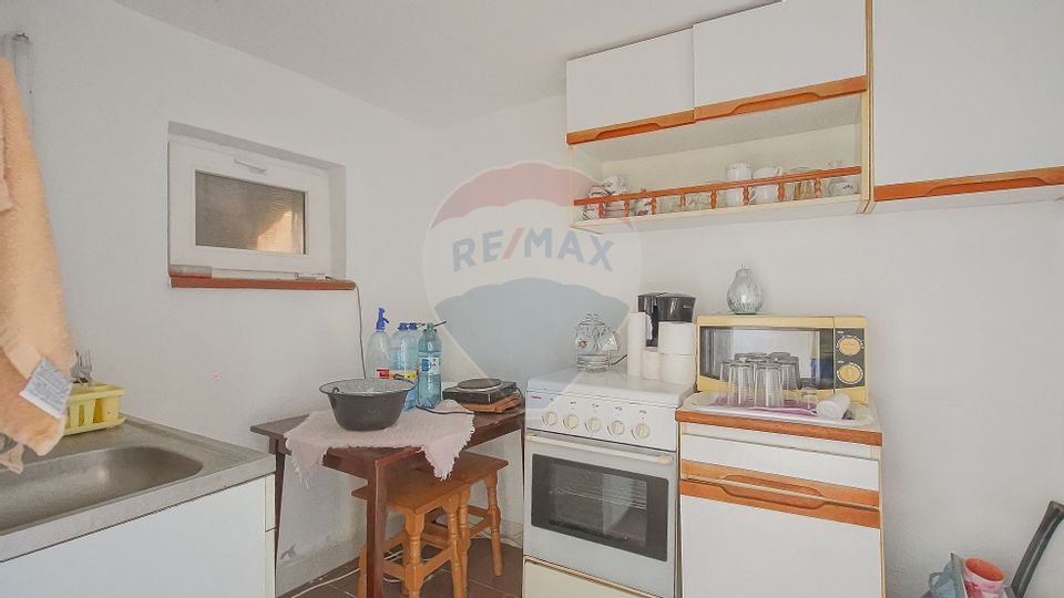 COMISION 0 Casă cu potențial excelent, teren 446 mp, Strada Fanionului