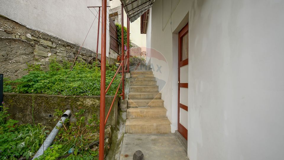 Casă / Vilă cu 5 camere de vânzare în zona Schei, Cotun 9