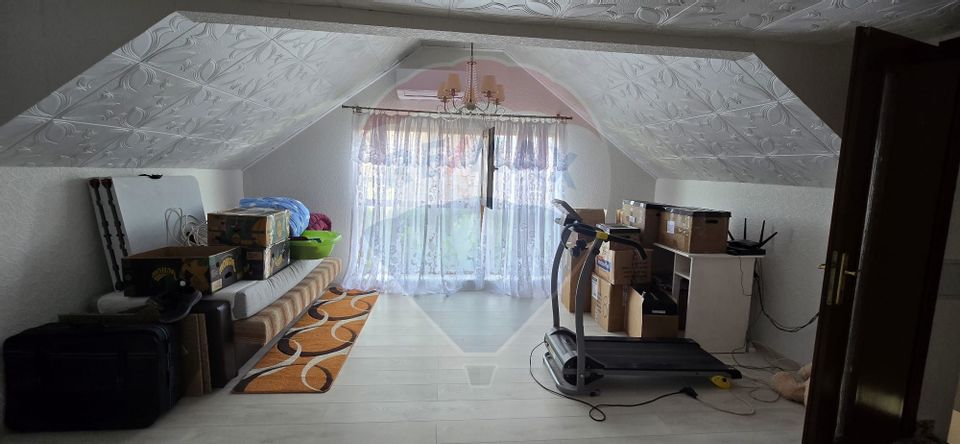 6 room House / Villa for sale