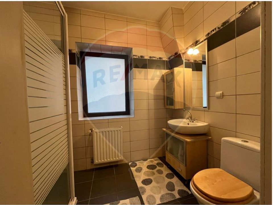 Vilă  de vânzare in Sadu