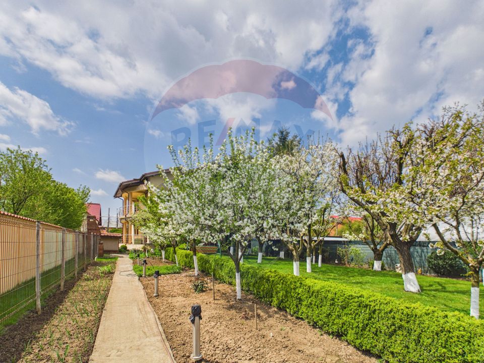 Casă / Vilă cu 6 camere de vânzare