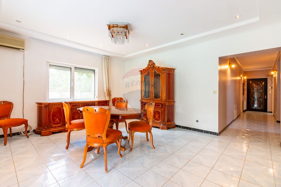 Snagov Villa for Sale | Pool, Orchard, 8 Rooms | 3077 sqm land