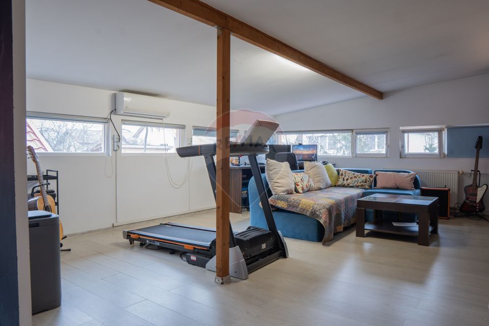 DE VANZARE Reședință Premium cu Piscină și Teren Generos – Chiajna