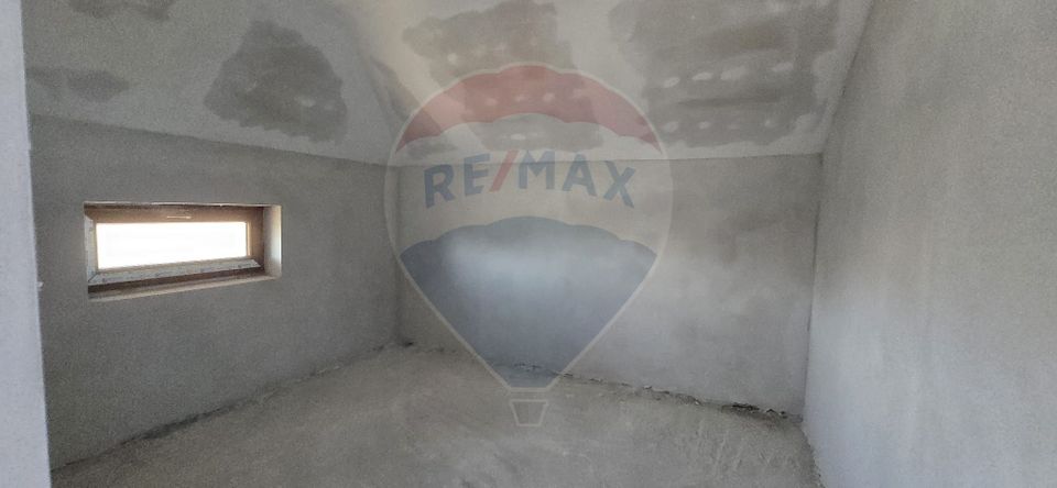 5 room House / Villa for sale