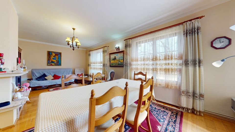 Casă de vânzare Bran Sohodol teren  intravilan 10.331 mp două locuințe