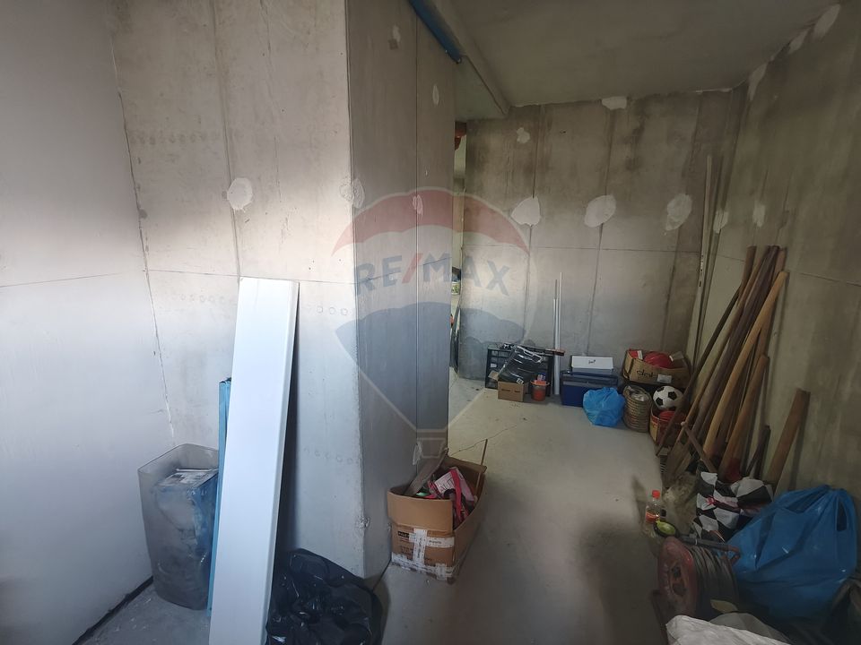 Spațiu depozitare de 100mp, cu parcare, de închiriat în zona Iris