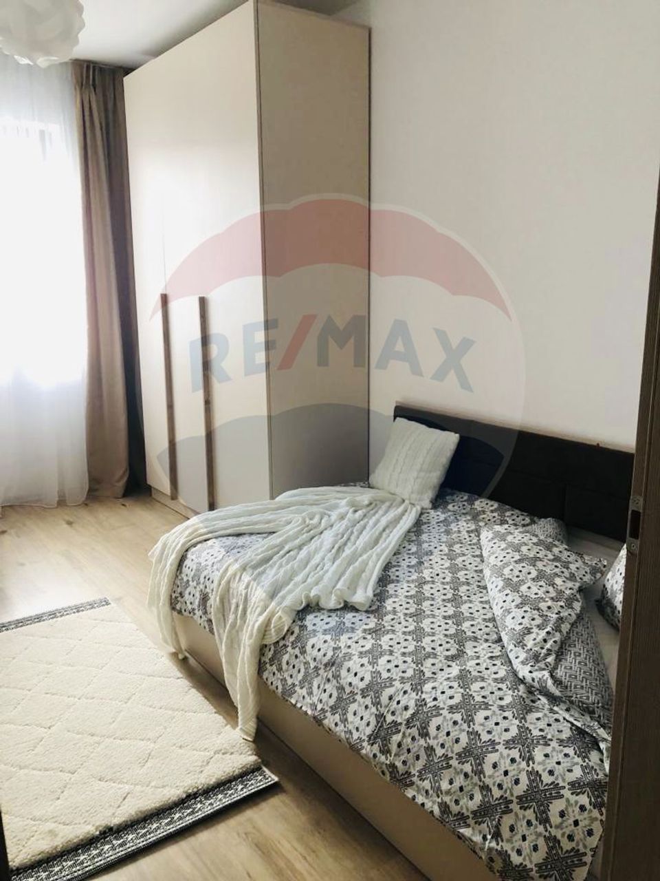 Apartament cu 3 camere de inchiriat in Greenfield