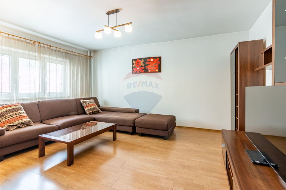 Apartament cu 3 camere de vânzare în zona Nerva Traian / Vlad Dracul