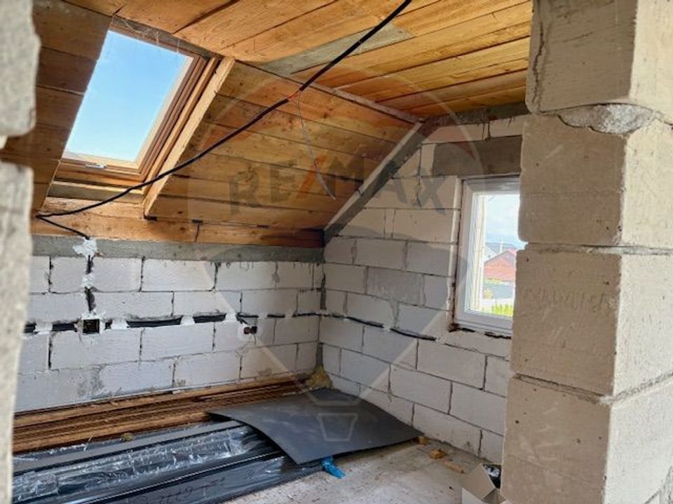 5 room House / Villa for sale