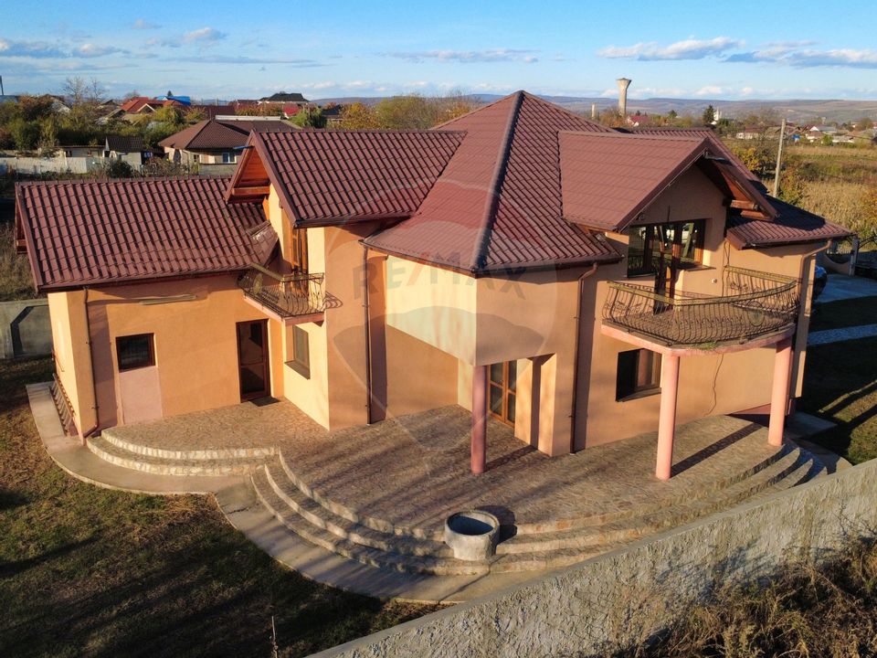 5 room House / Villa for sale