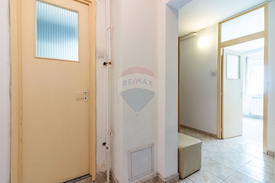 Apartament cu 3 camere de vânzare în zona Nerva Traian / Vlad Dracul
