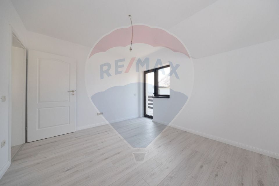 4 room House / Villa for sale