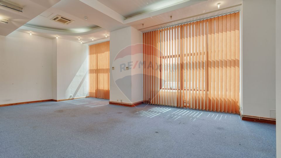 52sq.m Office Space for rent, Ultracentral area