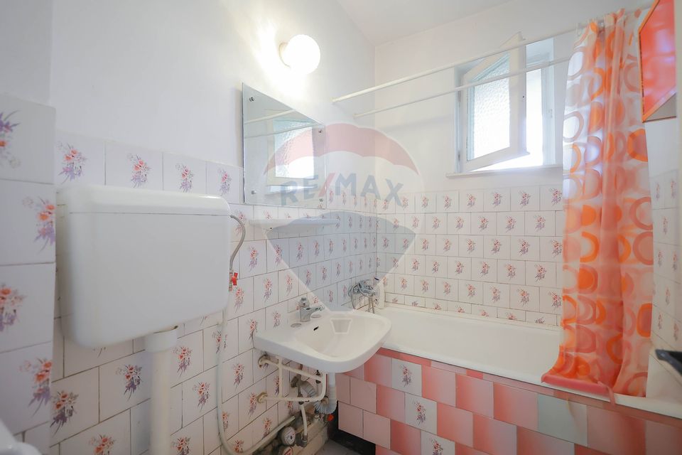 De vânzare, apartament cu 3 camere, zona Rogerius
