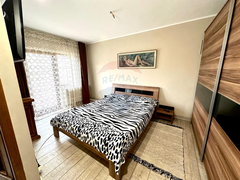Apartament cu 3 camere de închiriat în zona Micalaca